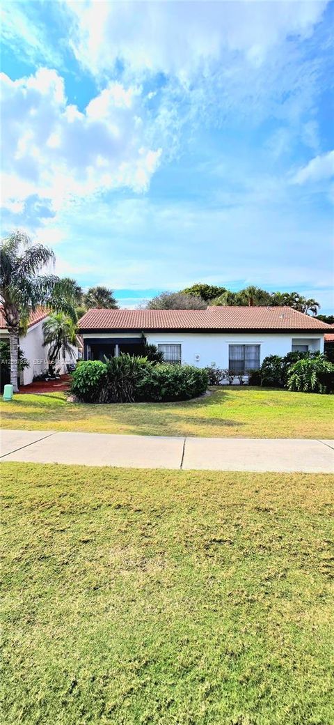 Tiny photo for 5551 Lakeview Mews Dr, Boynton Beach, FL 33437 (MLS # A12007926)