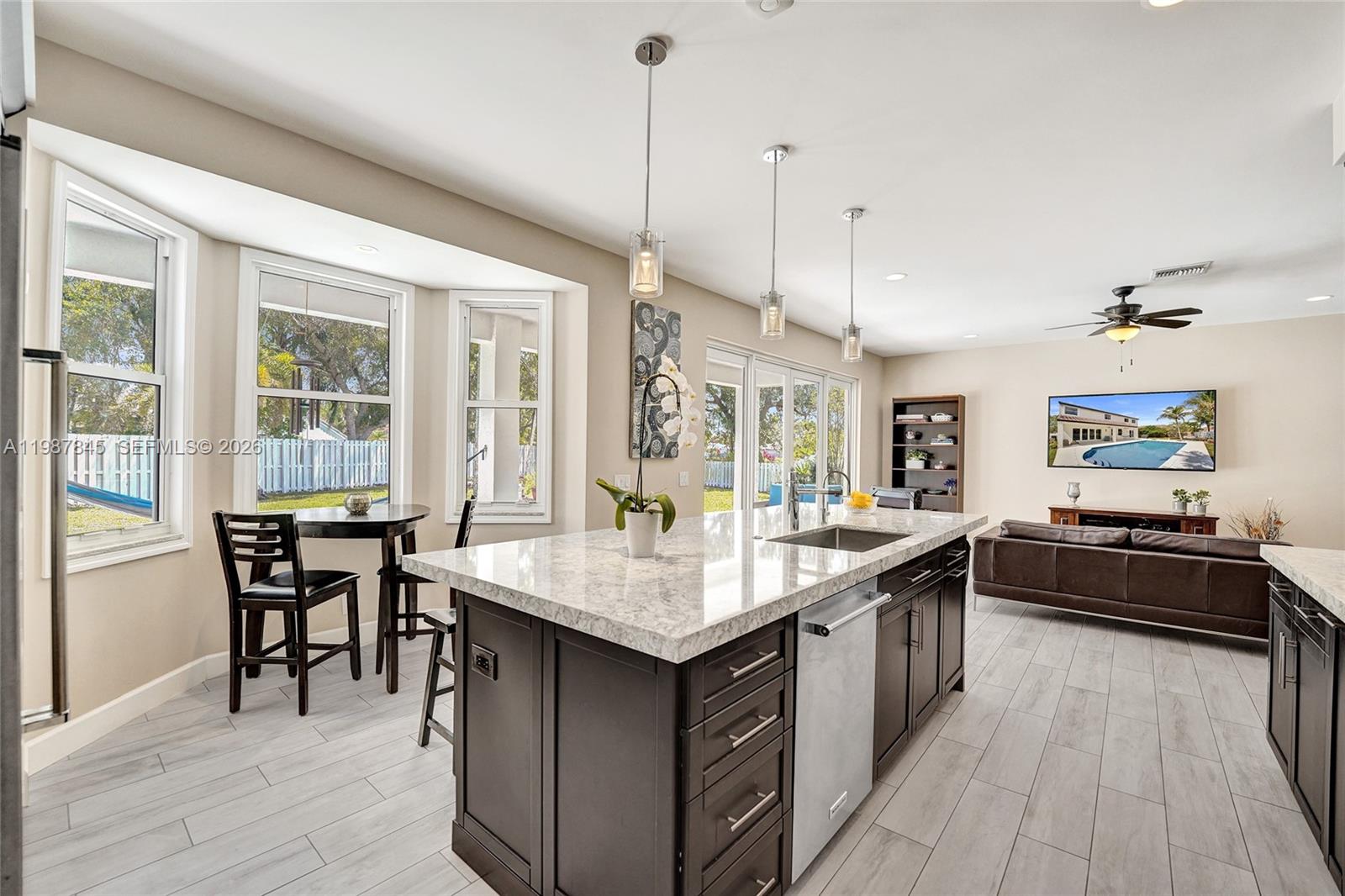 View photos, virtual tours, details... 484 Cambridge Dr