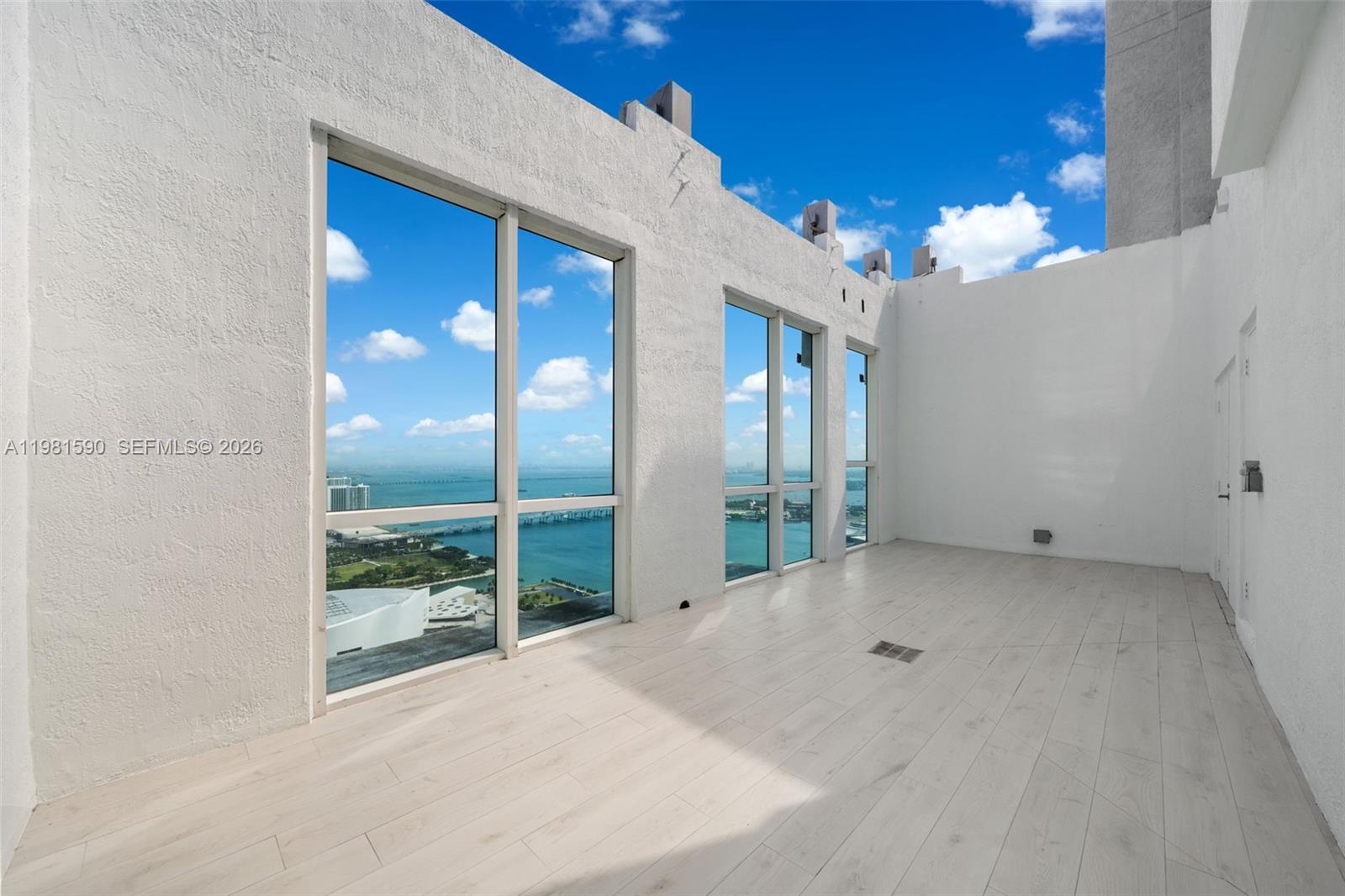 VIZCAYNE NORTH CONDO - Residential