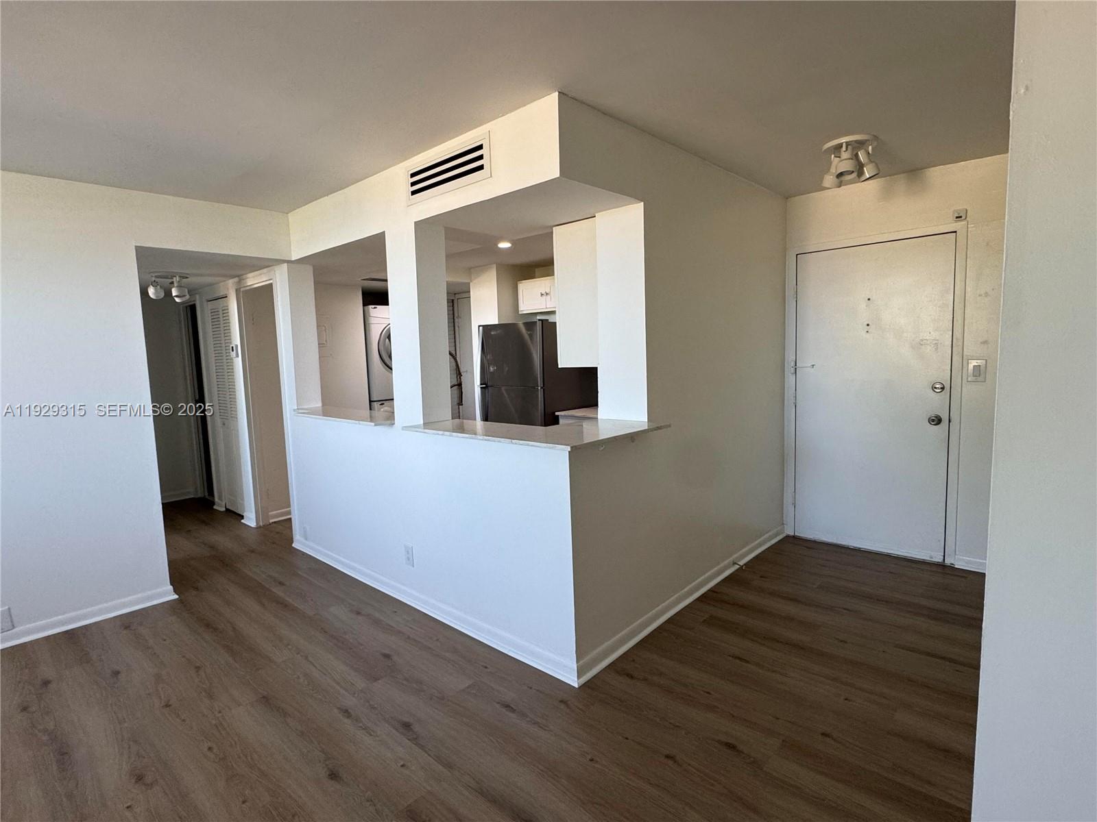 PLAZA 15 CONDO - Residential