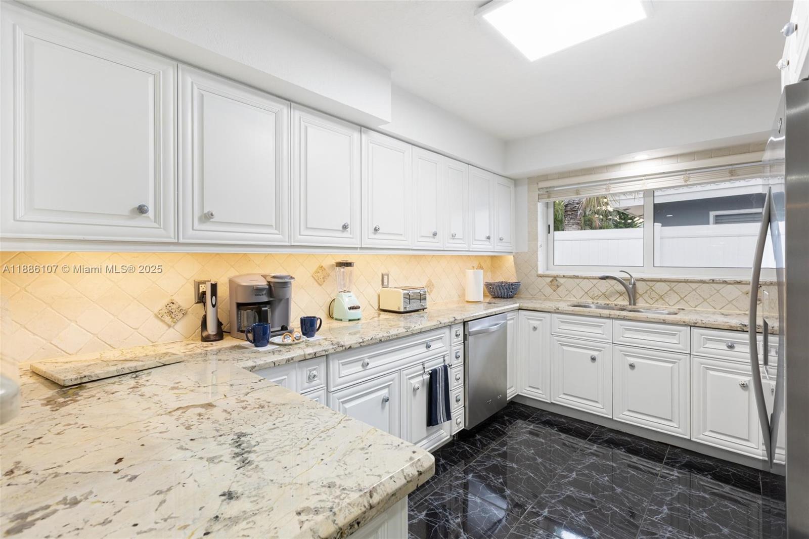 POMPANO BEACH ESTATES - Residential