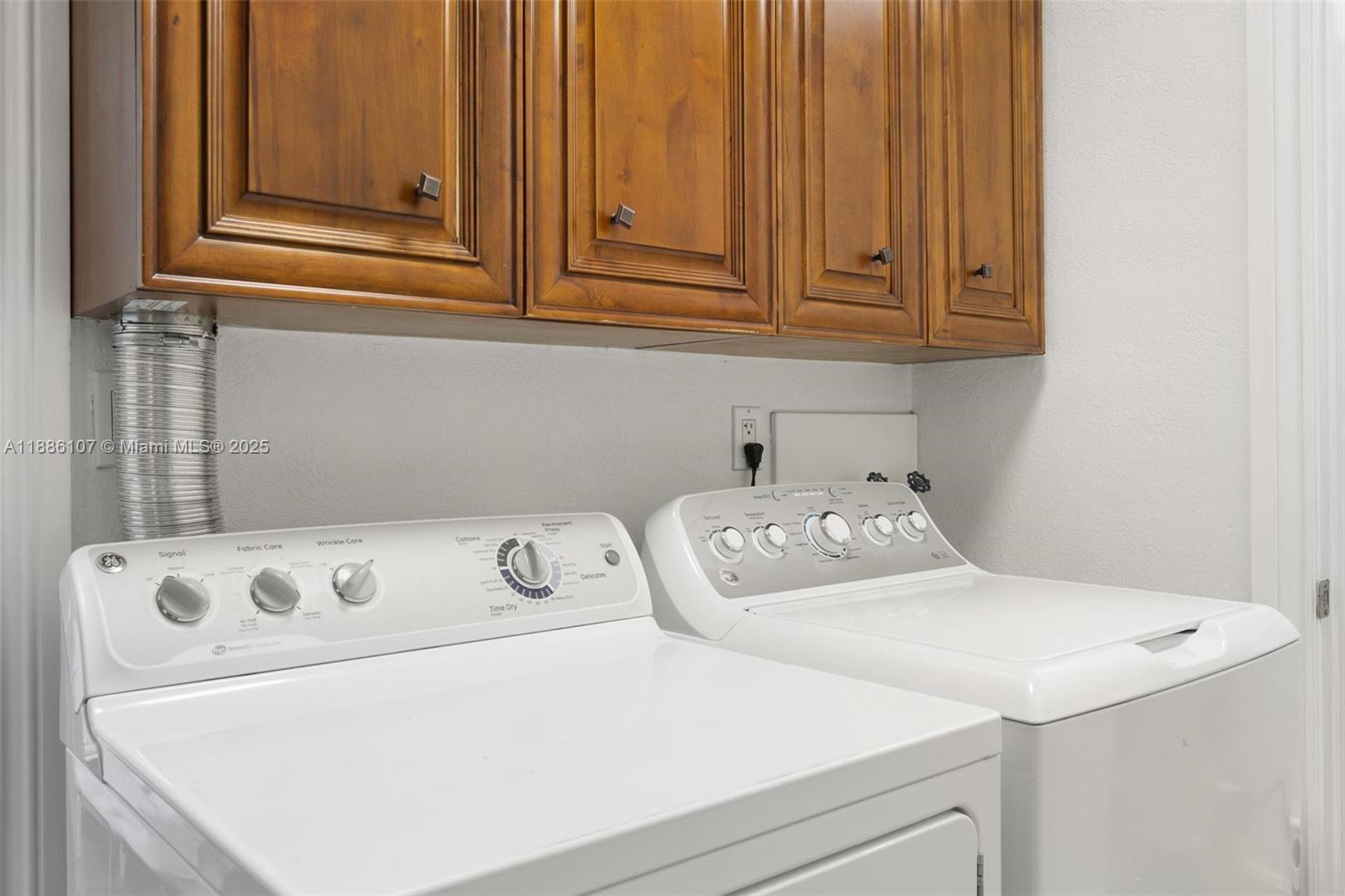 POMPANO BEACH ESTATES - Residential