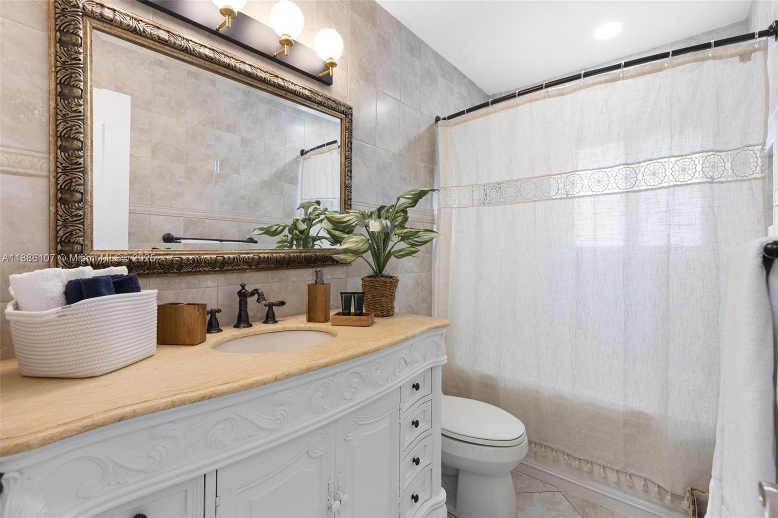 POMPANO BEACH ESTATES - Residential