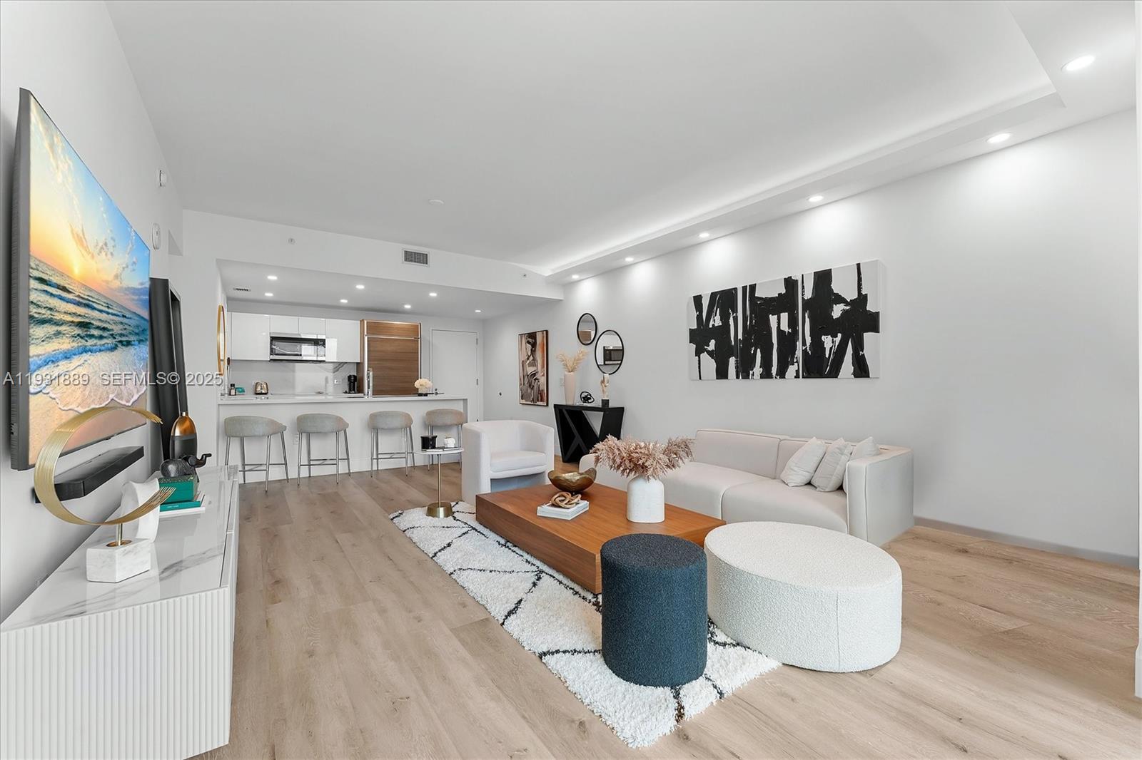 1100 MILLECENTO RESIDENCE - Residential Lease