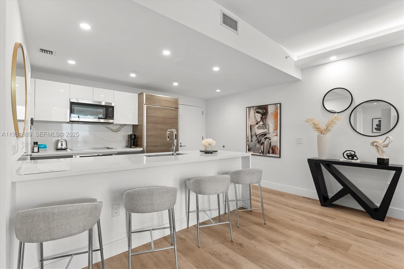 1100 MILLECENTO RESIDENCE - Residential Lease