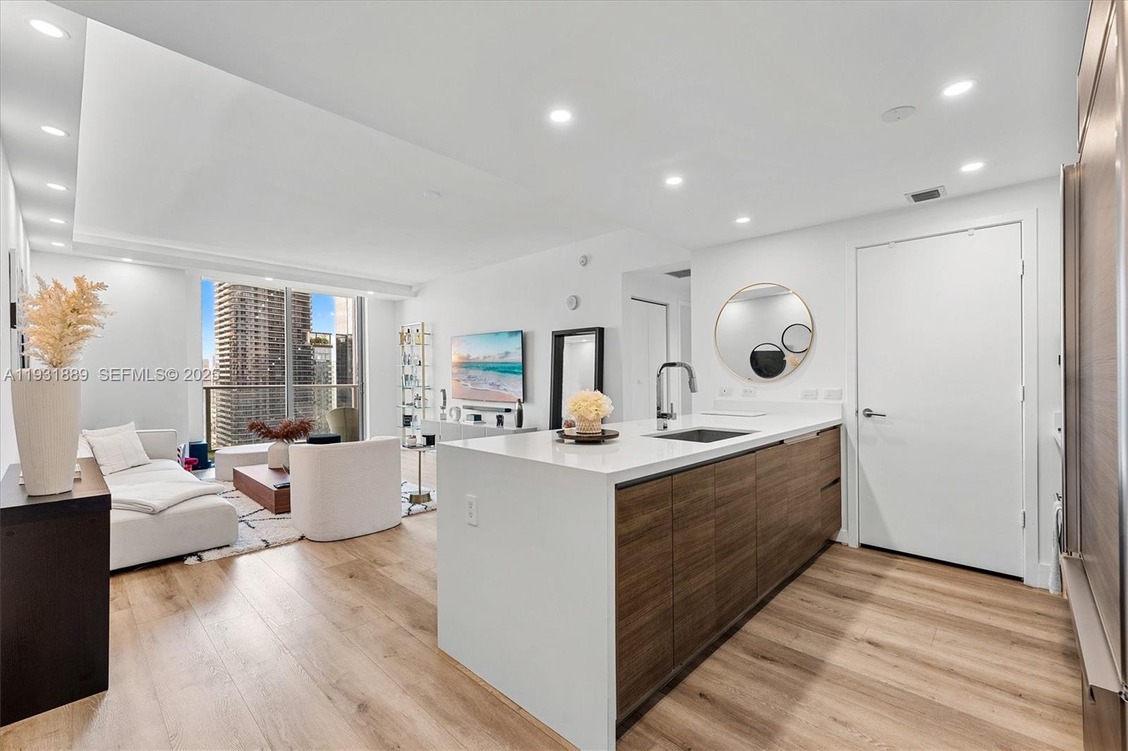 1100 MILLECENTO RESIDENCE - Residential Lease