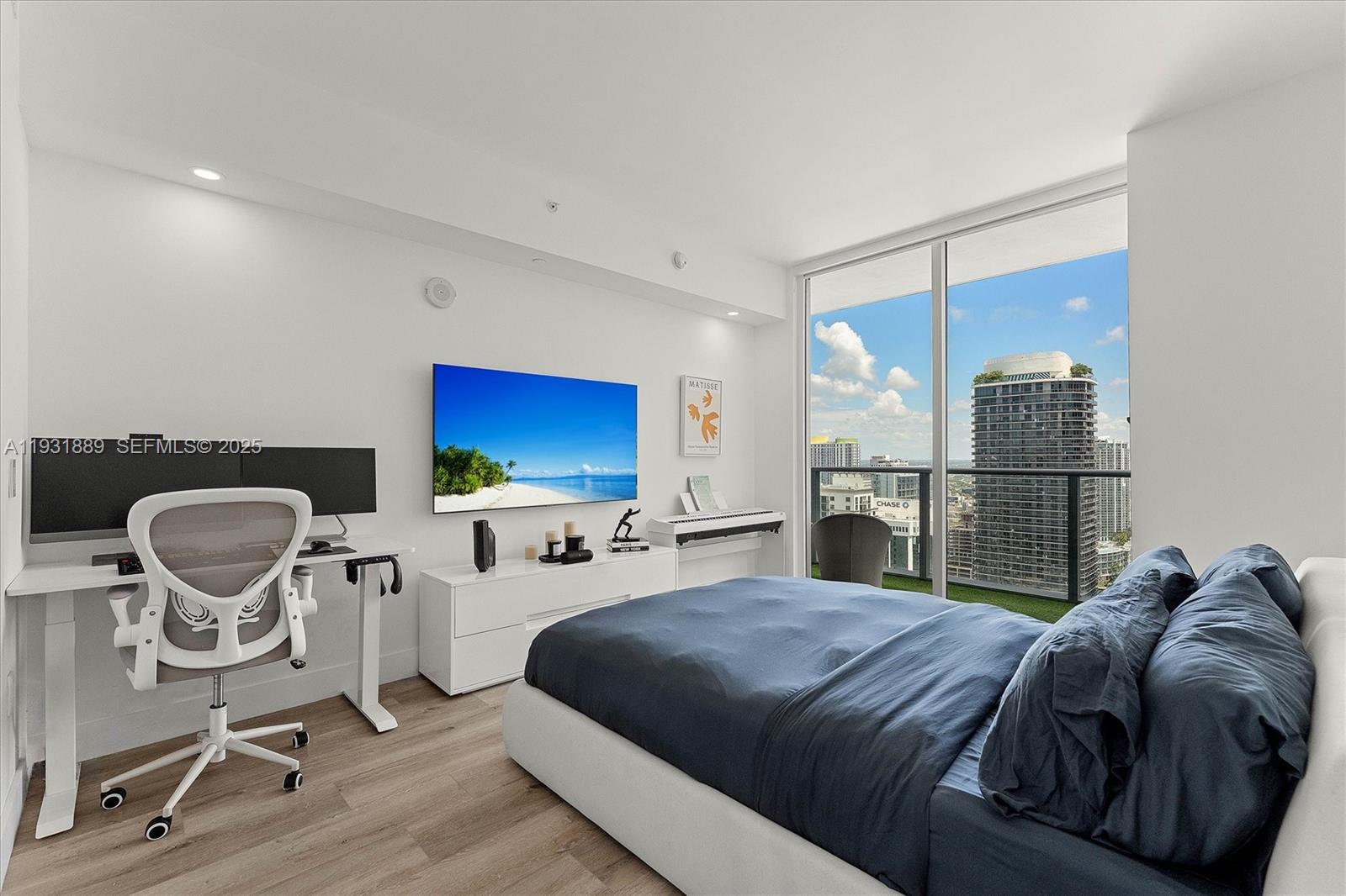 1100 MILLECENTO RESIDENCE - Residential Lease