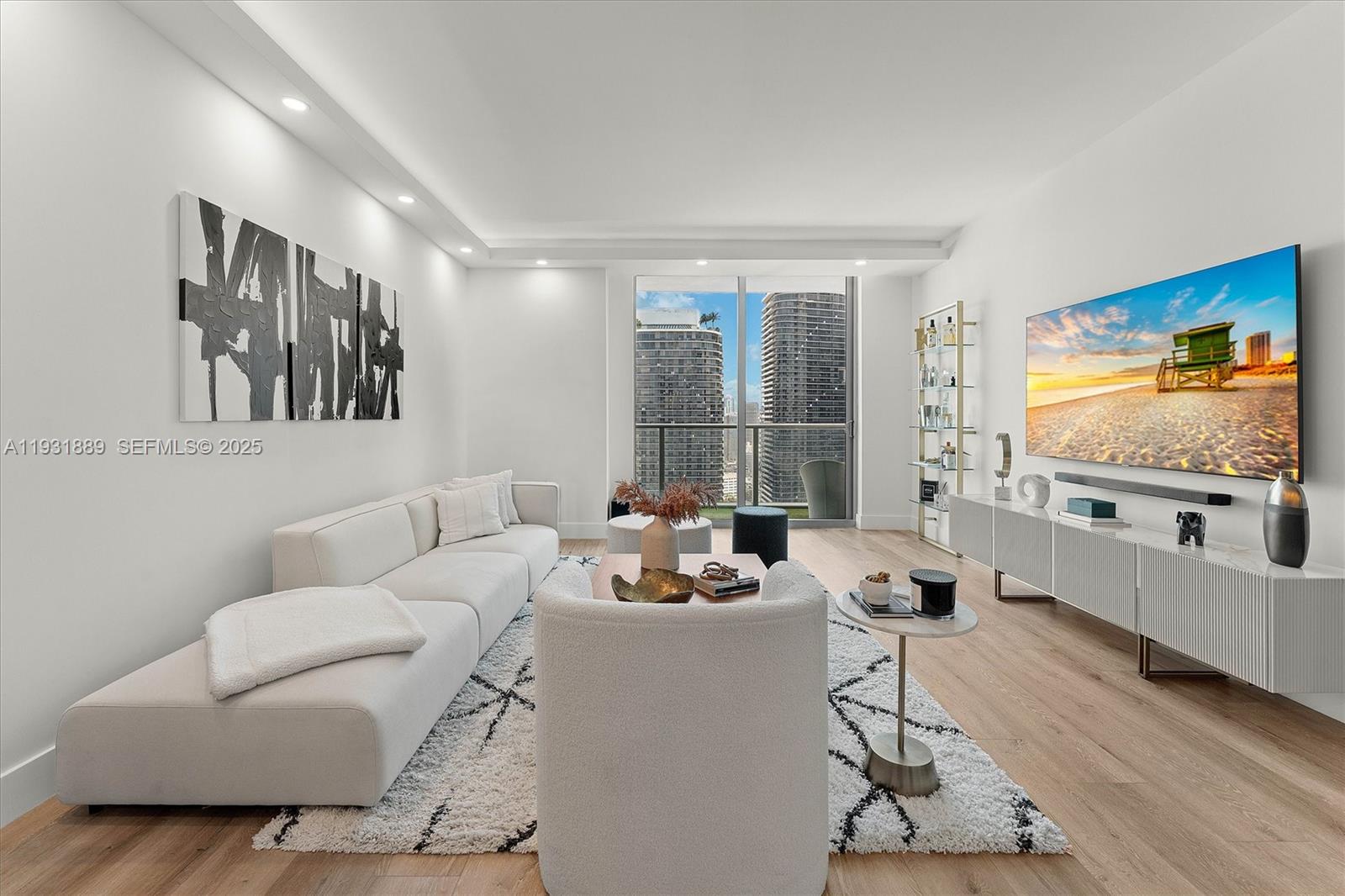 1100 MILLECENTO RESIDENCE - Residential Lease