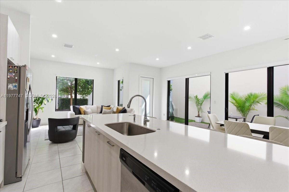 CANARIAS EAST - Residential