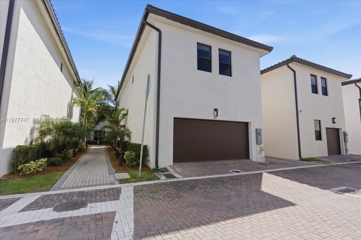 CANARIAS EAST - Residential