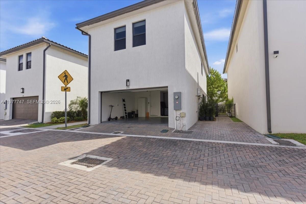 CANARIAS EAST - Residential