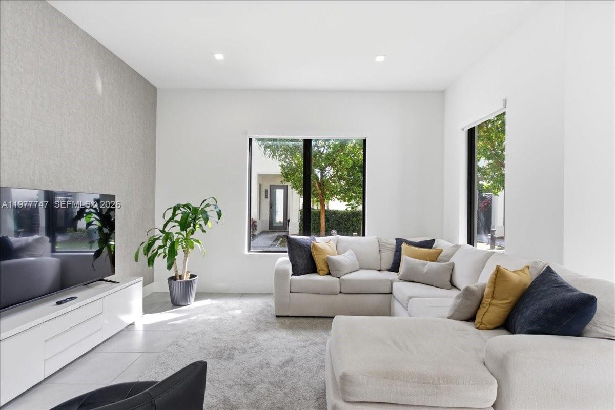 CANARIAS EAST - Residential