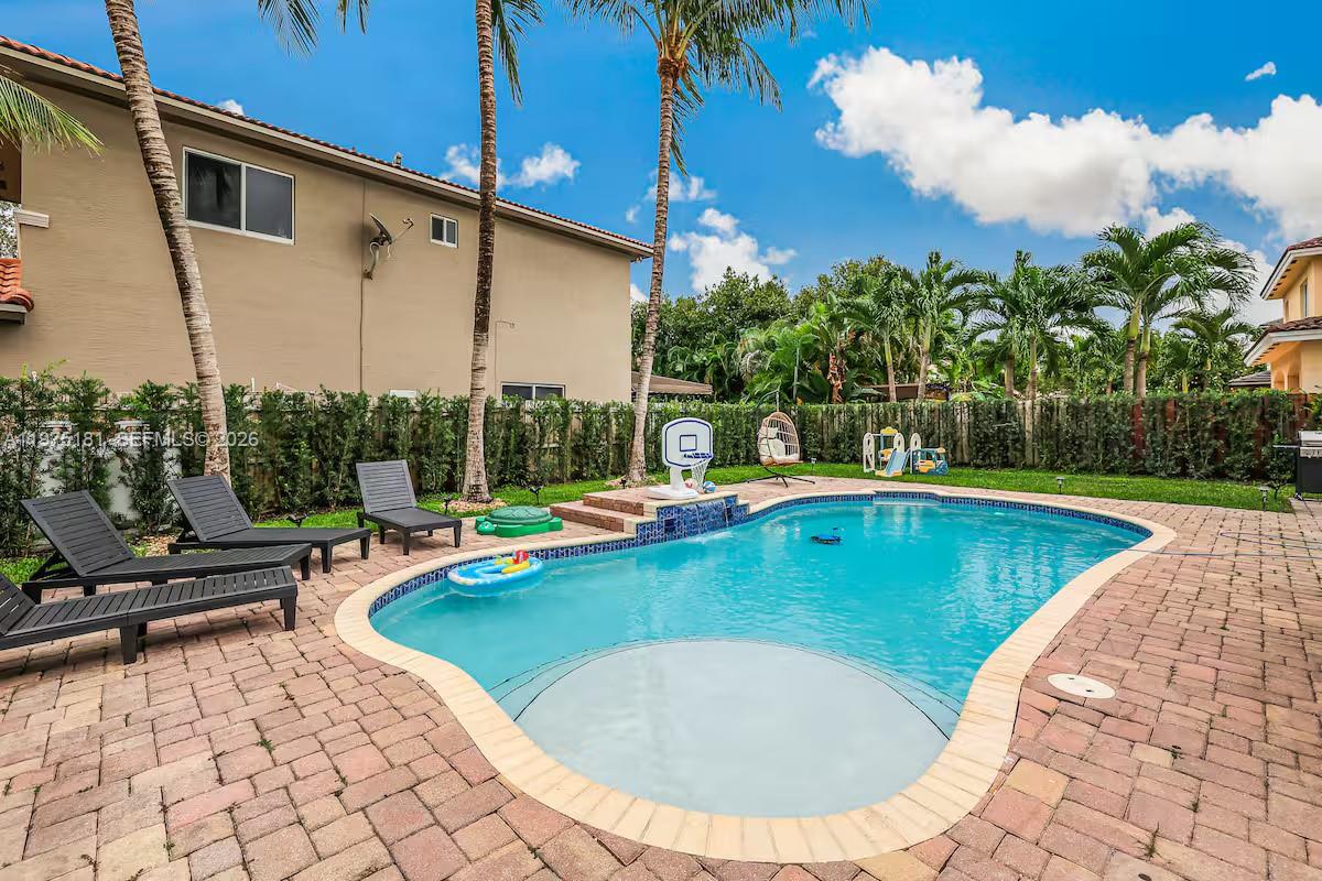 MILON VENTURE - Residential