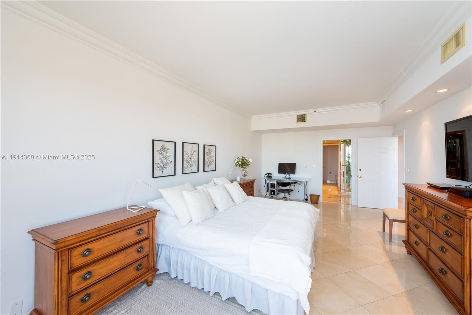 THE EMERALDBAY @ KEY COLO - Residential Lease