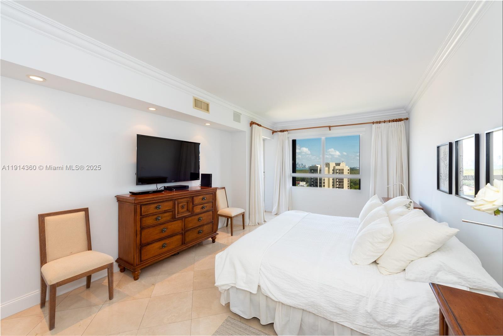 THE EMERALDBAY @ KEY COLO - Residential Lease