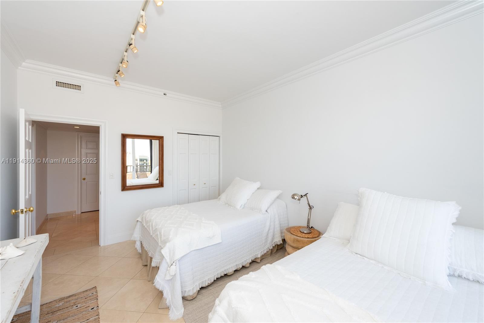 THE EMERALDBAY @ KEY COLO - Residential Lease