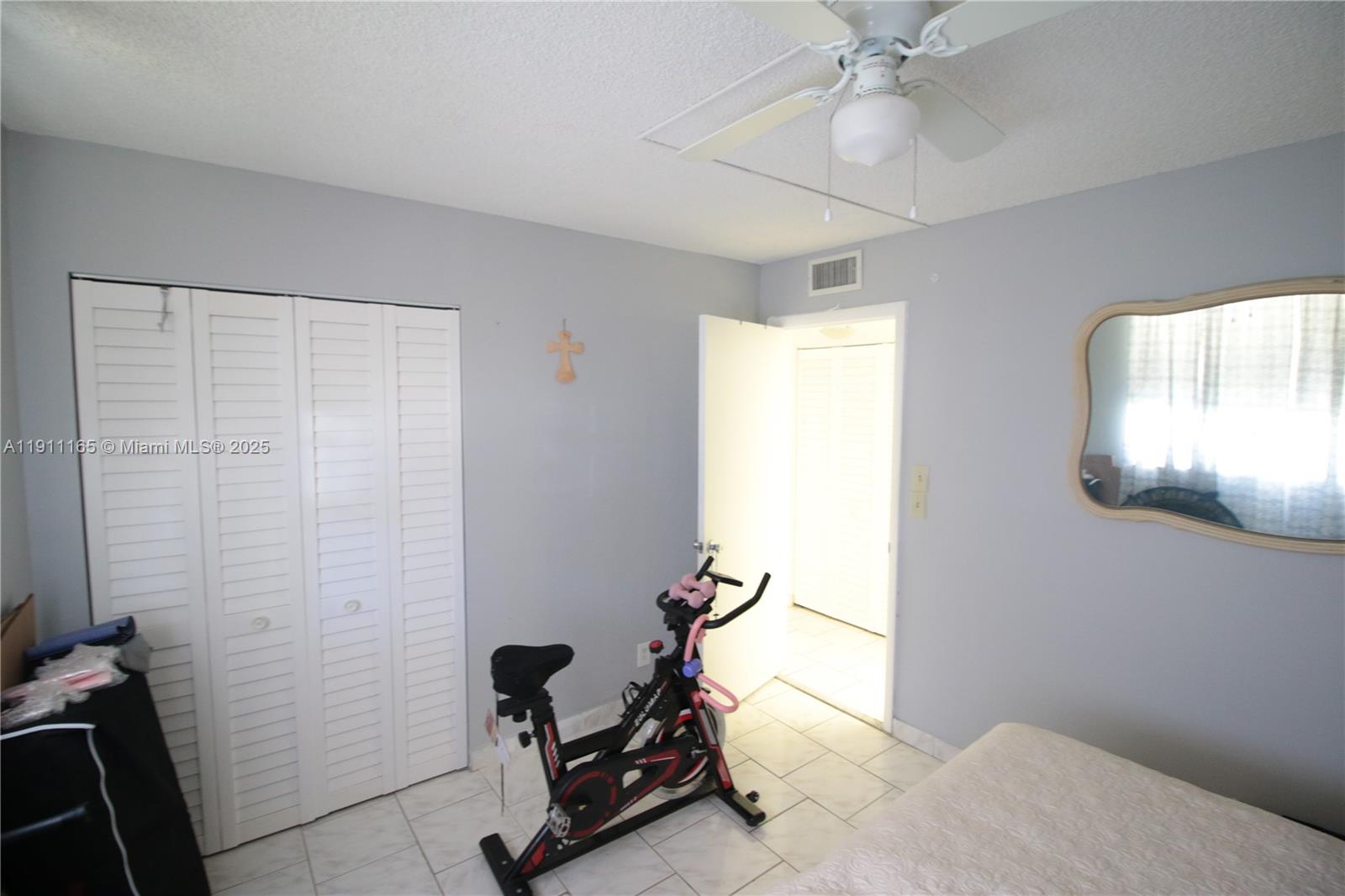 LAUDERDALE OAKS CONDO XII - Residential