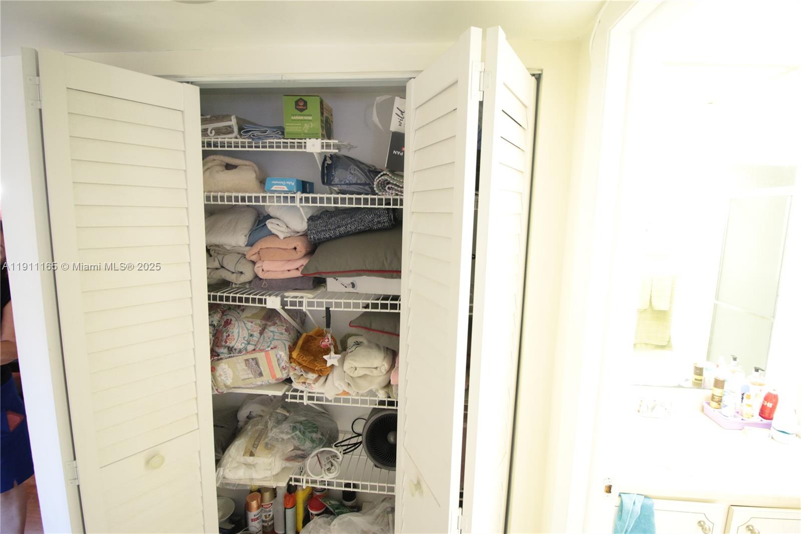 LAUDERDALE OAKS CONDO XII - Residential