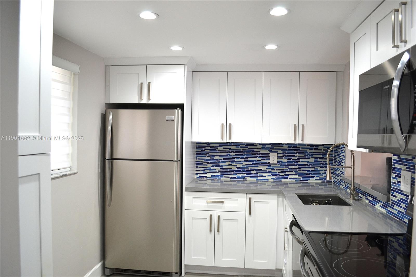 THE HORIZONS CONDO #3 - Residential Lease