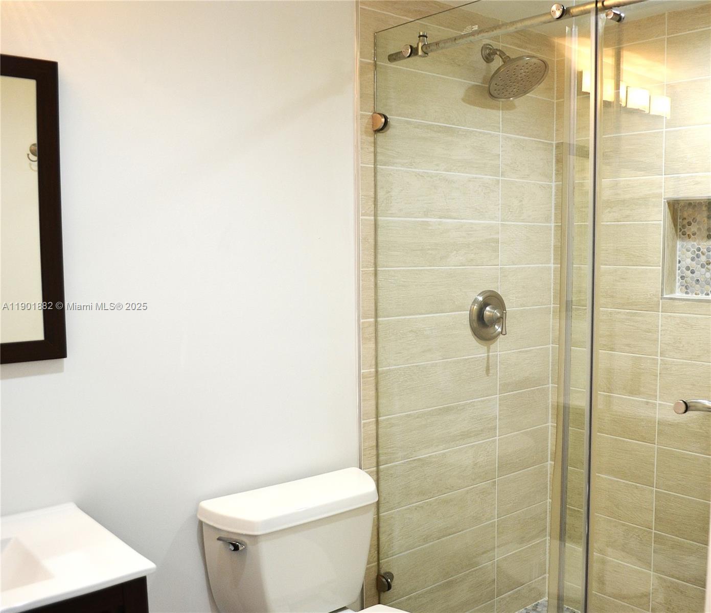 THE HORIZONS CONDO #3 - Residential Lease