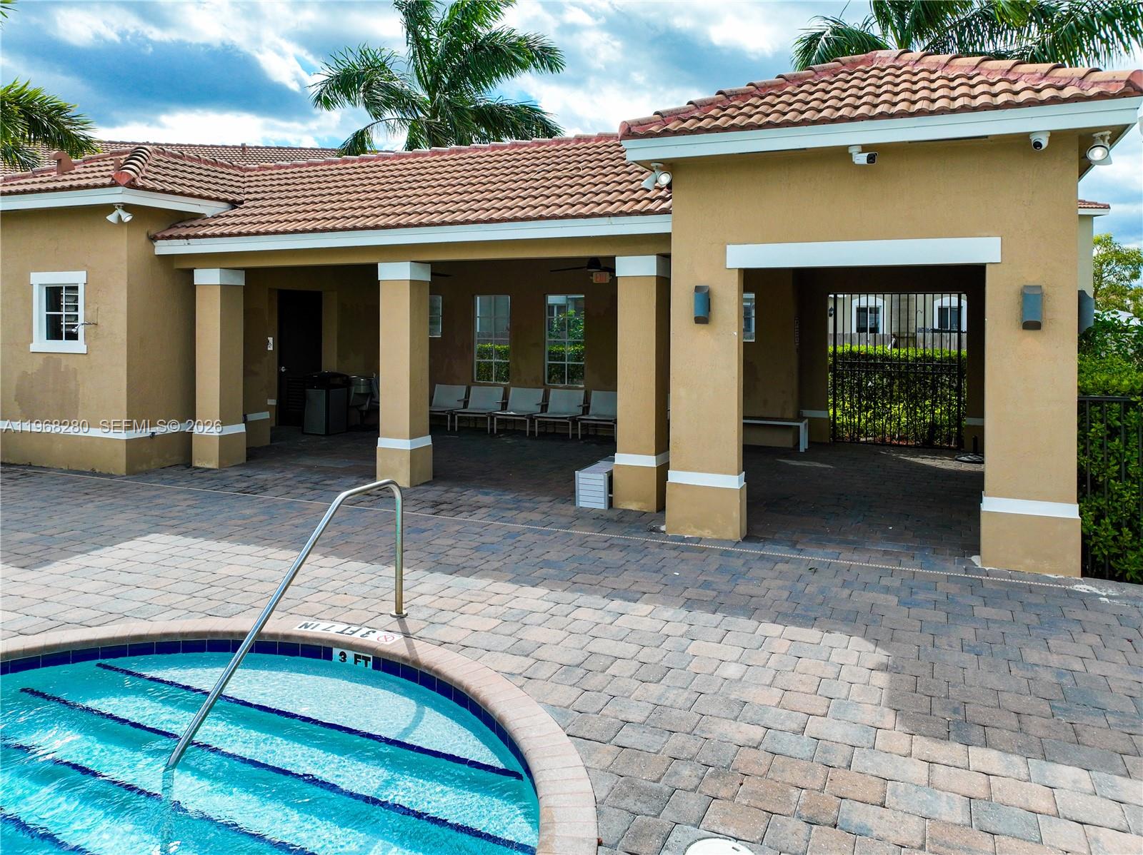 TOWNS AT SEASCAPE - Residential