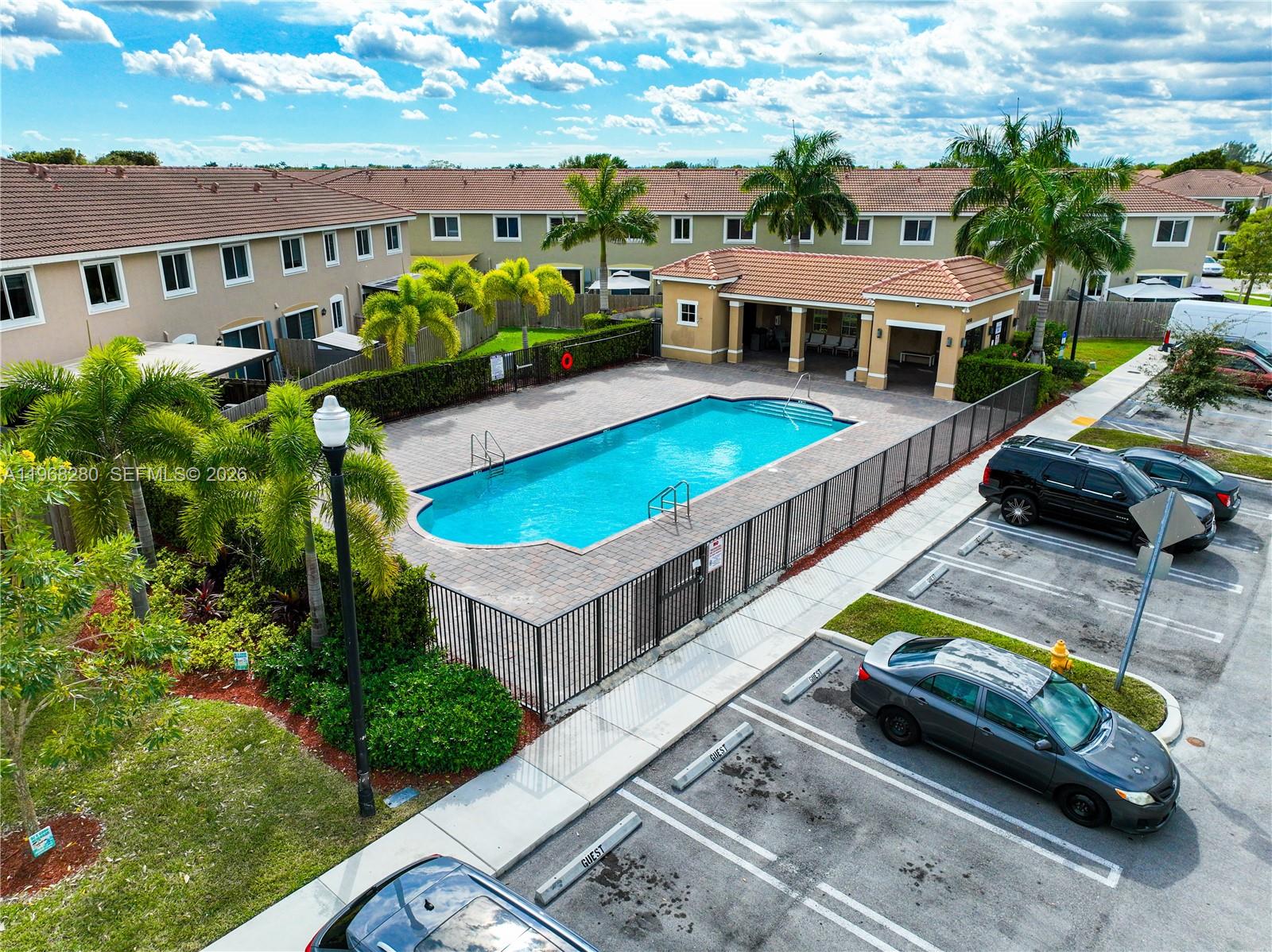 TOWNS AT SEASCAPE - Residential