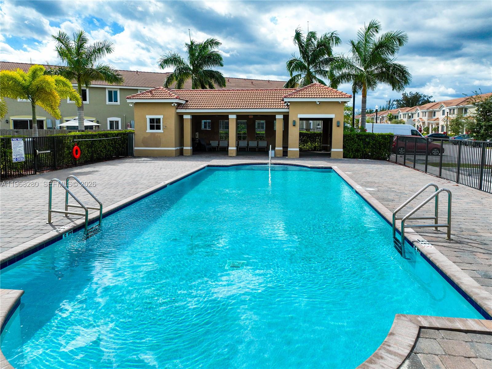 TOWNS AT SEASCAPE - Residential