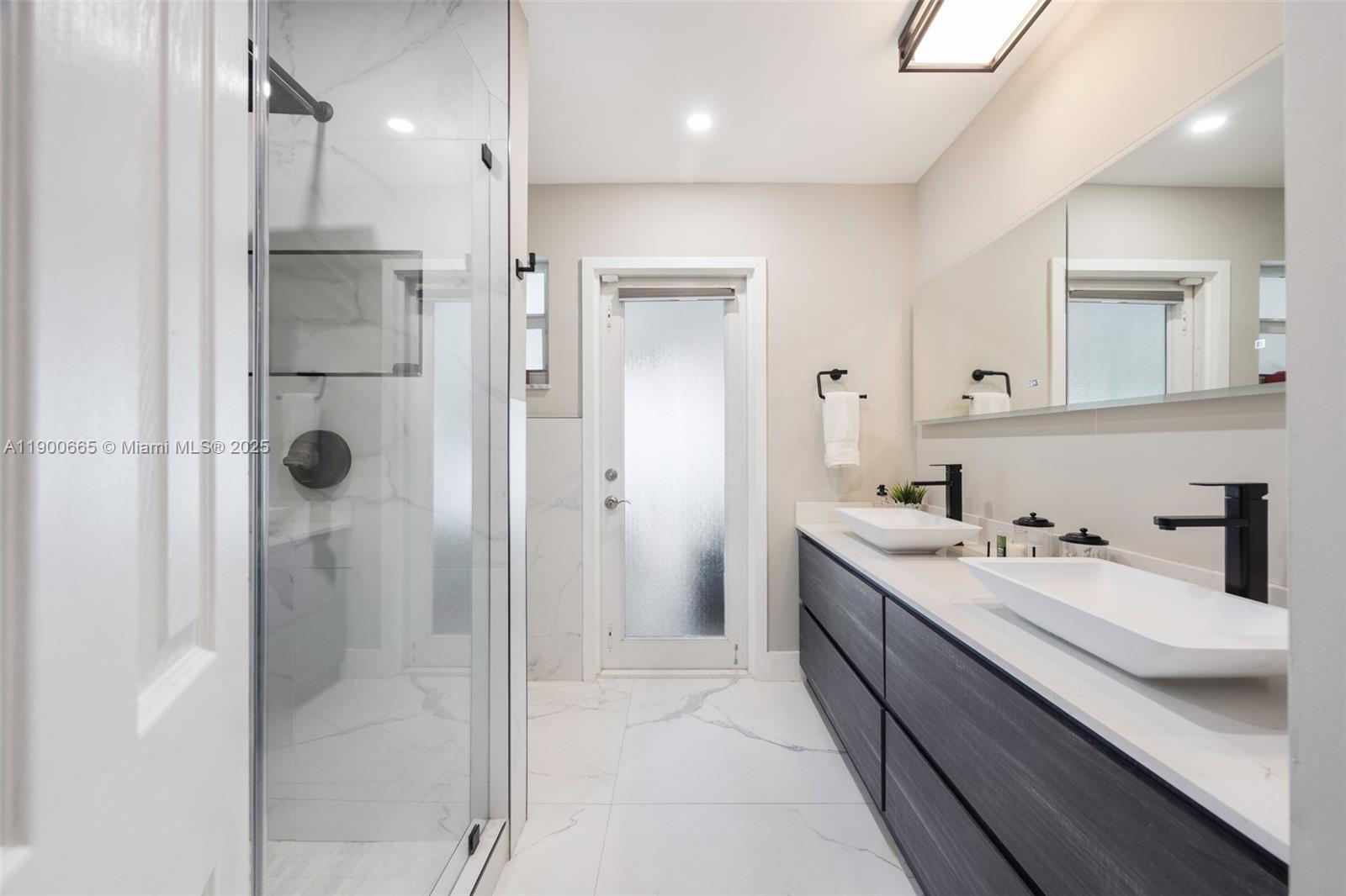 LAKESHORE SEC ONE - Residential