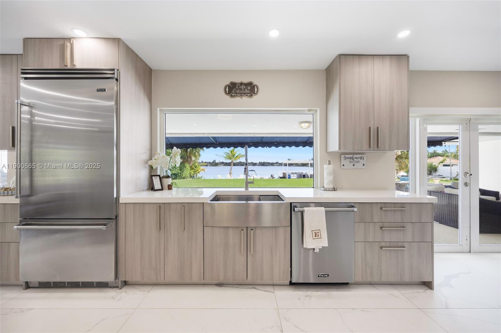 LAKESHORE SEC ONE - Residential