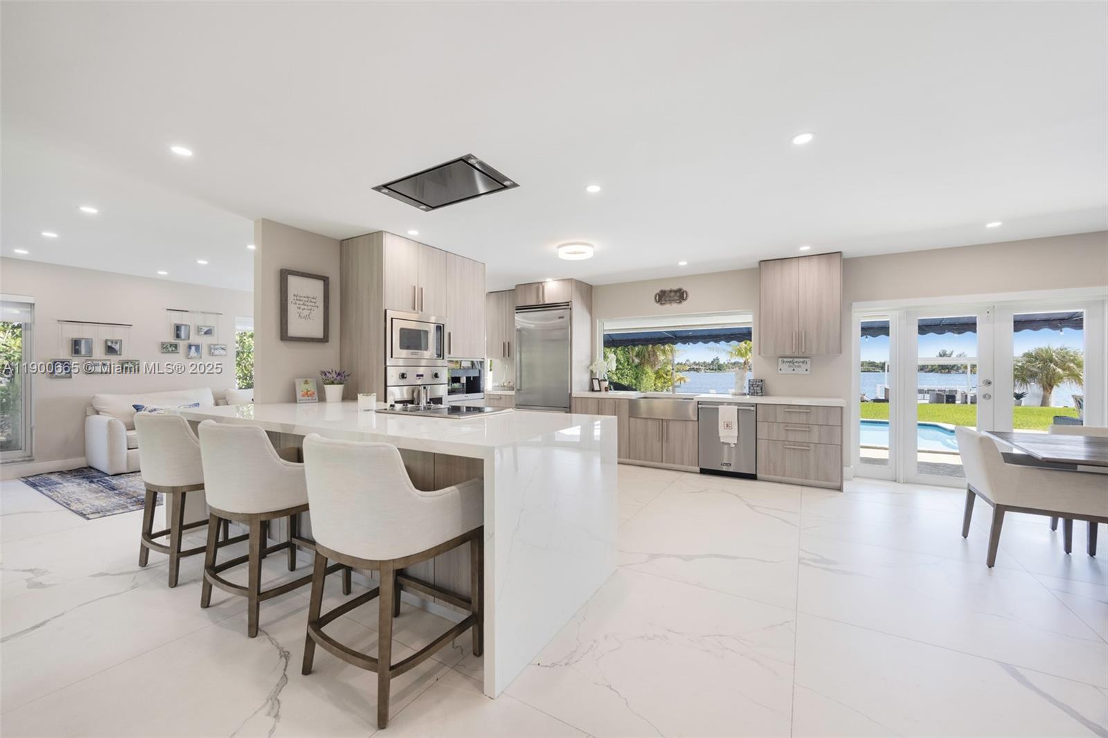 LAKESHORE SEC ONE - Residential