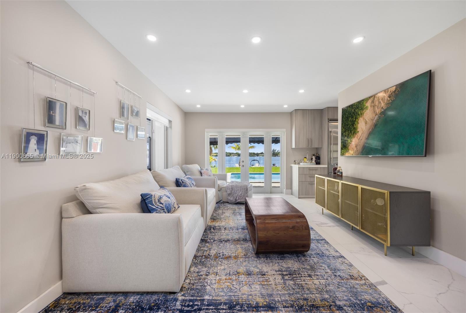 LAKESHORE SEC ONE - Residential