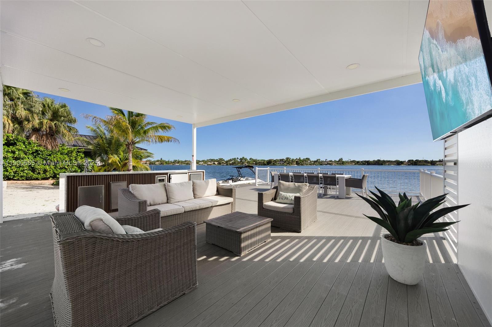 LAKESHORE SEC ONE - Residential