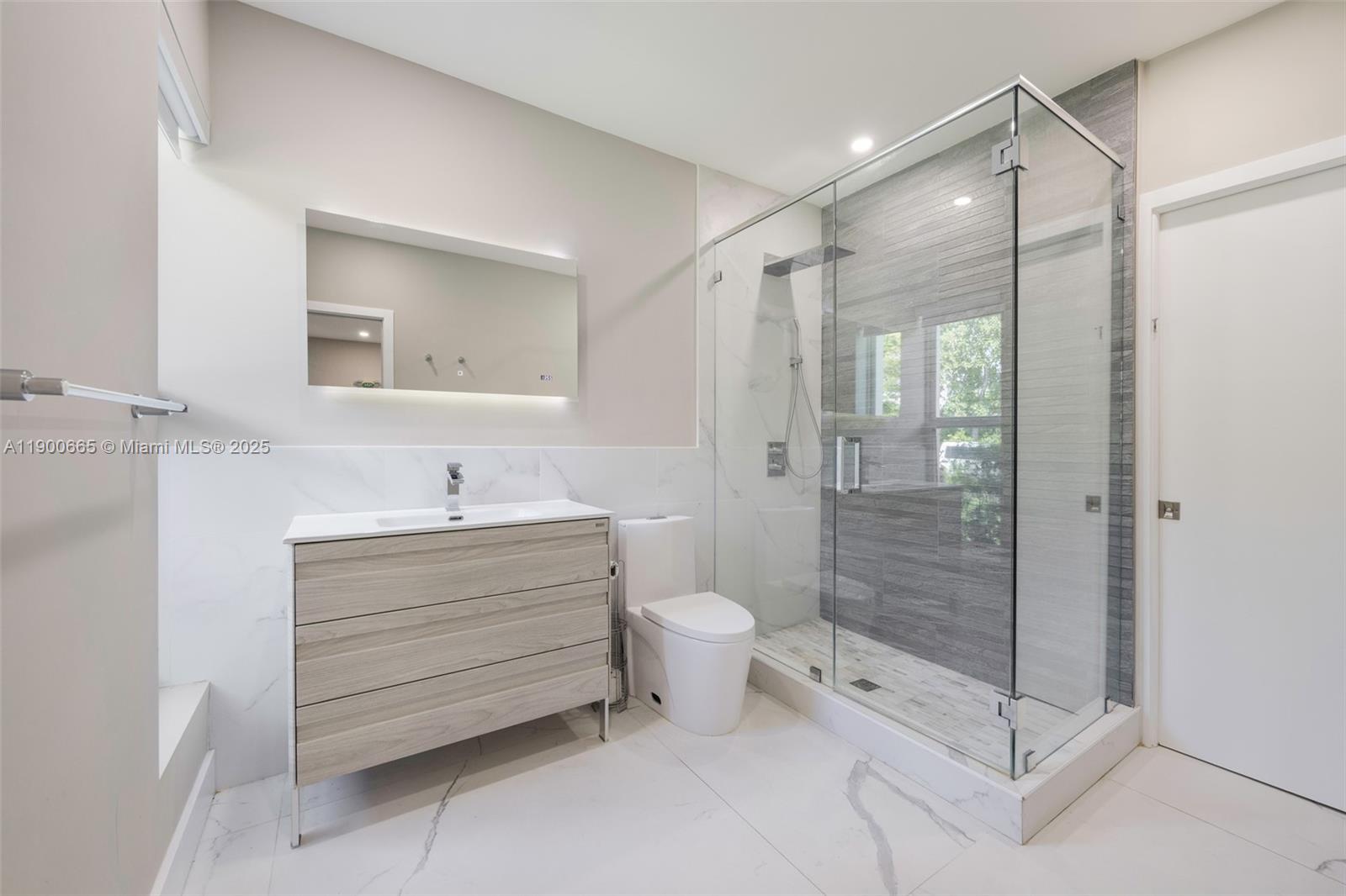 LAKESHORE SEC ONE - Residential