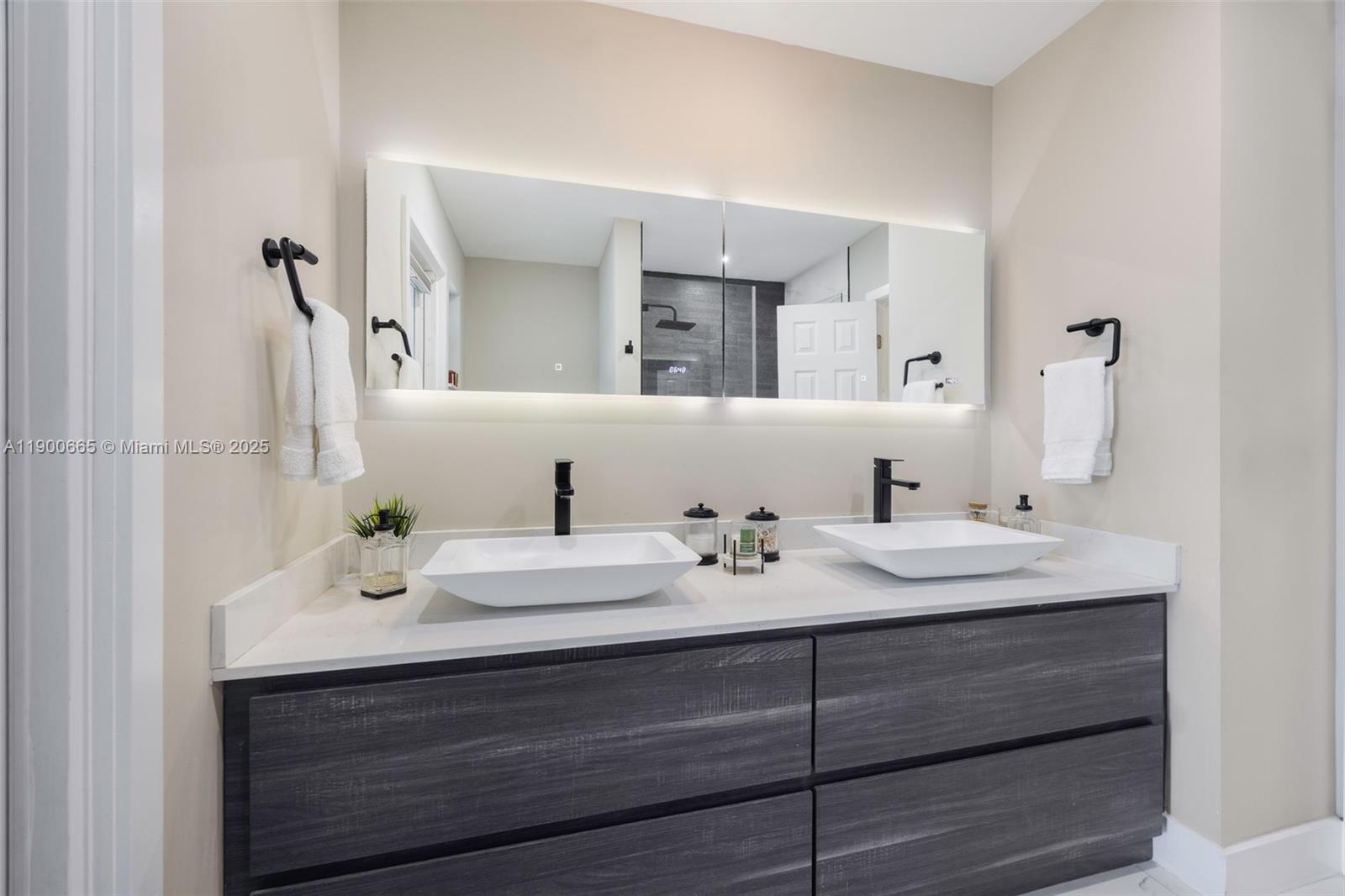 LAKESHORE SEC ONE - Residential