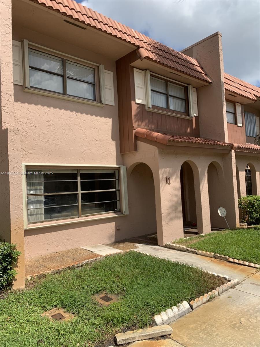 VALENCIA VILLAGE PH I - Residential Lease