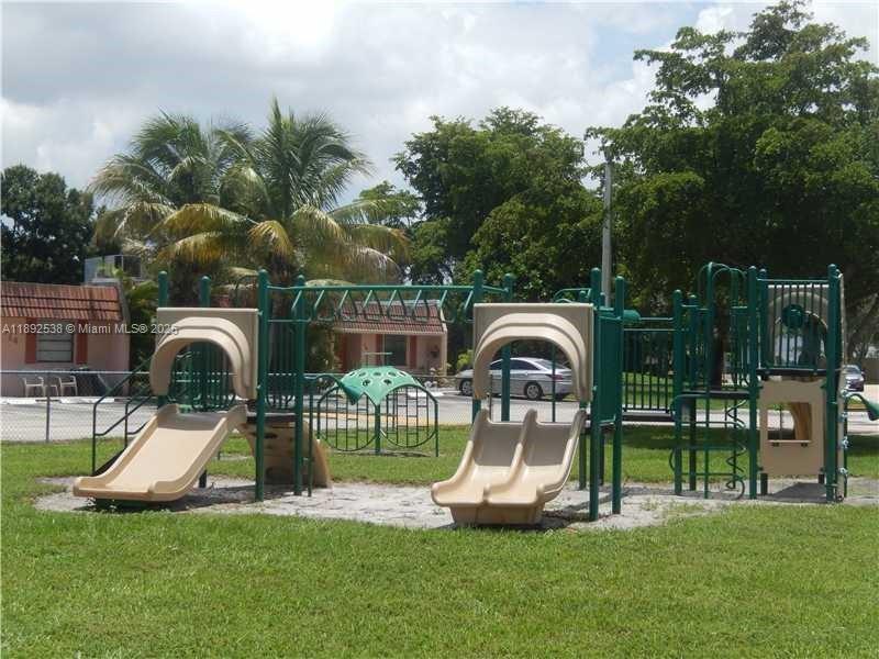 VALENCIA VILLAGE PH I - Residential Lease