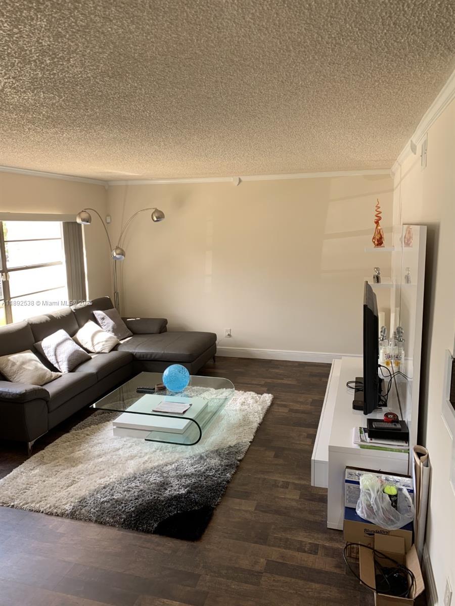 VALENCIA VILLAGE PH I - Residential Lease