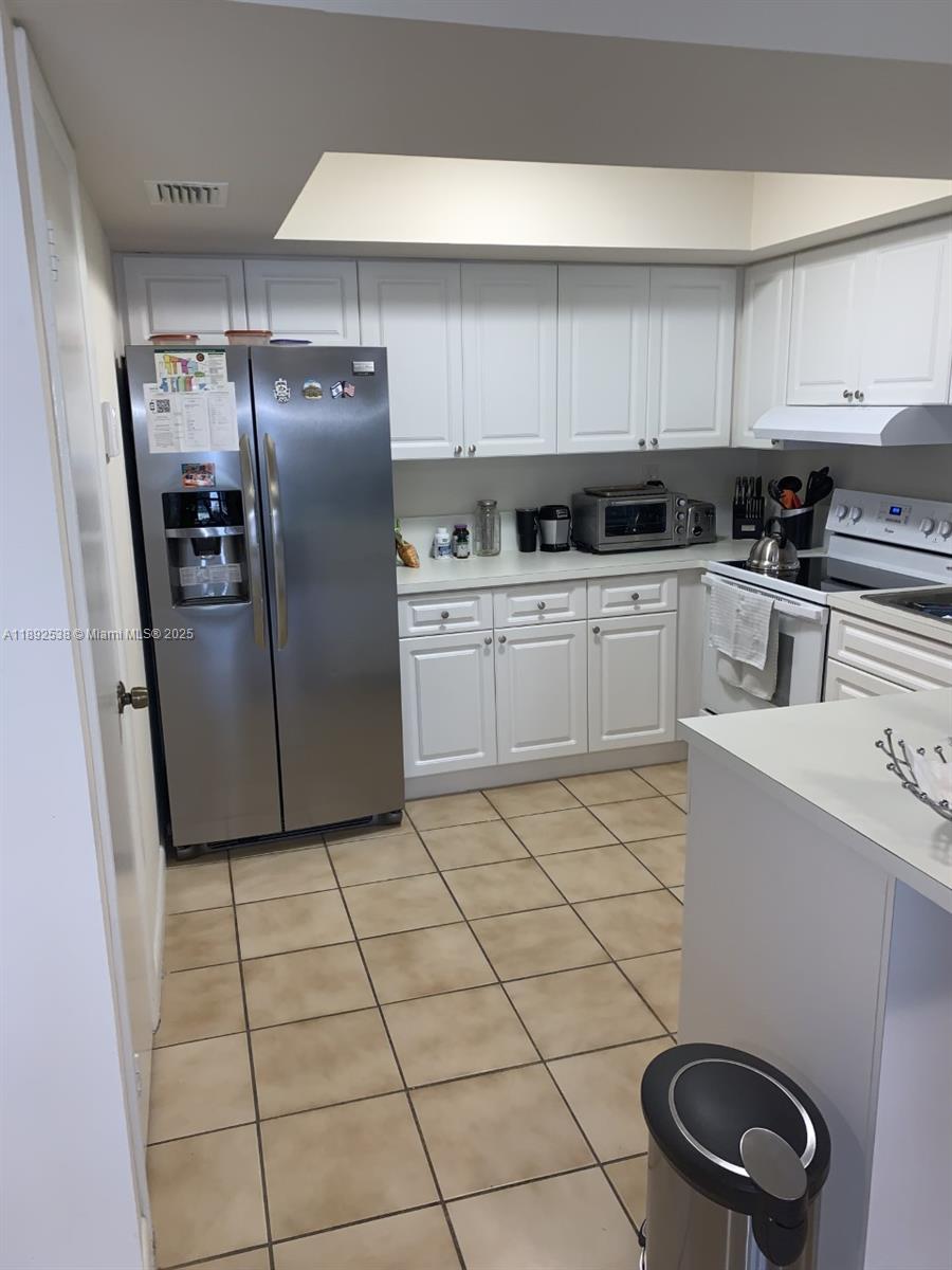 VALENCIA VILLAGE PH I - Residential Lease