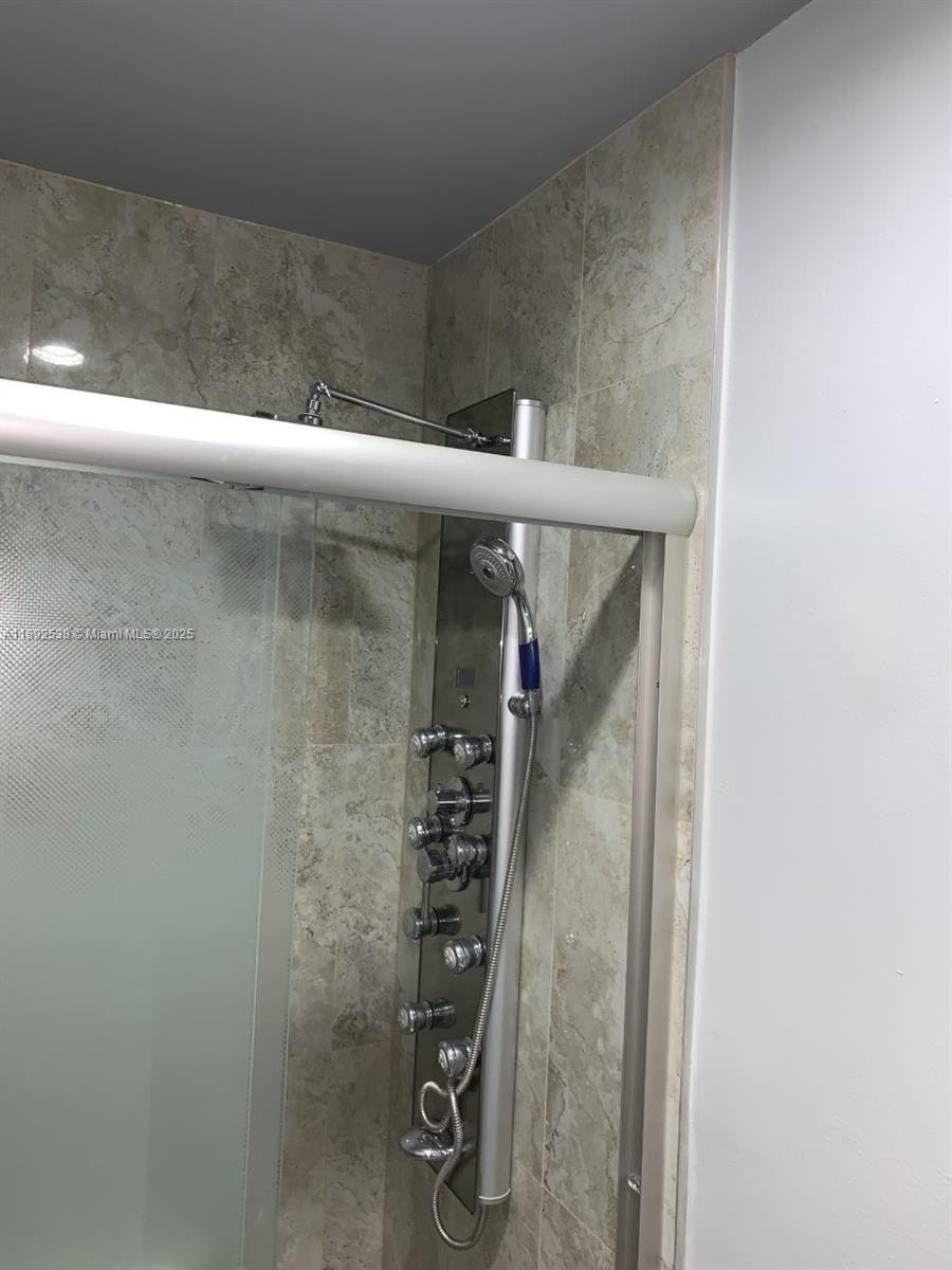 VALENCIA VILLAGE PH I - Residential Lease