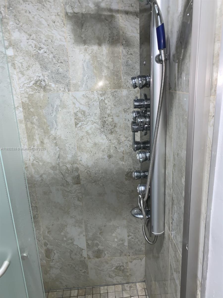 VALENCIA VILLAGE PH I - Residential Lease