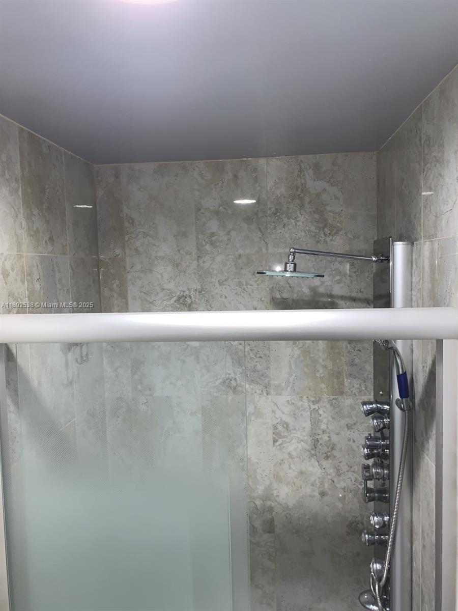 VALENCIA VILLAGE PH I - Residential Lease