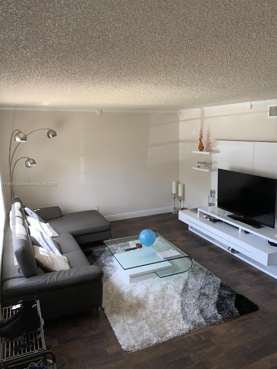 VALENCIA VILLAGE PH I - Residential Lease