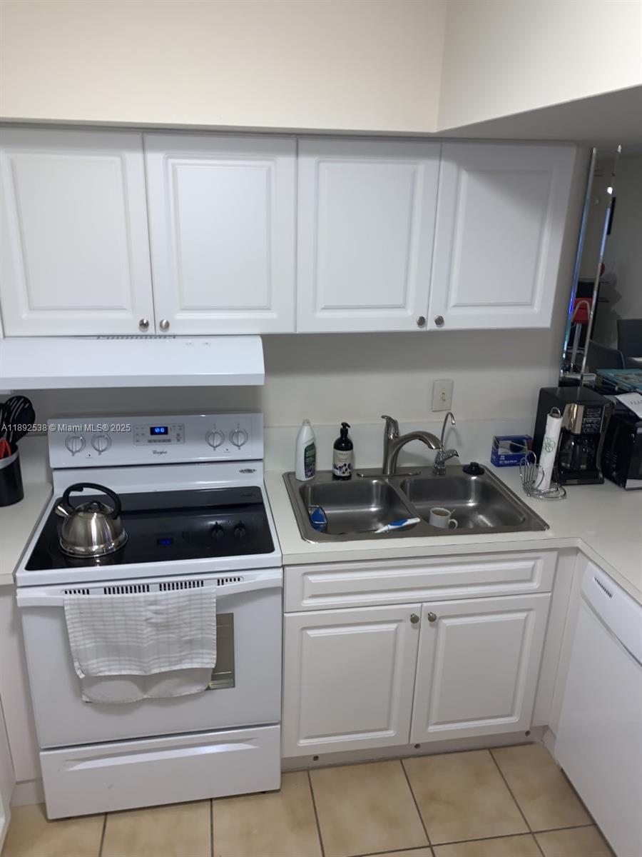 VALENCIA VILLAGE PH I - Residential Lease