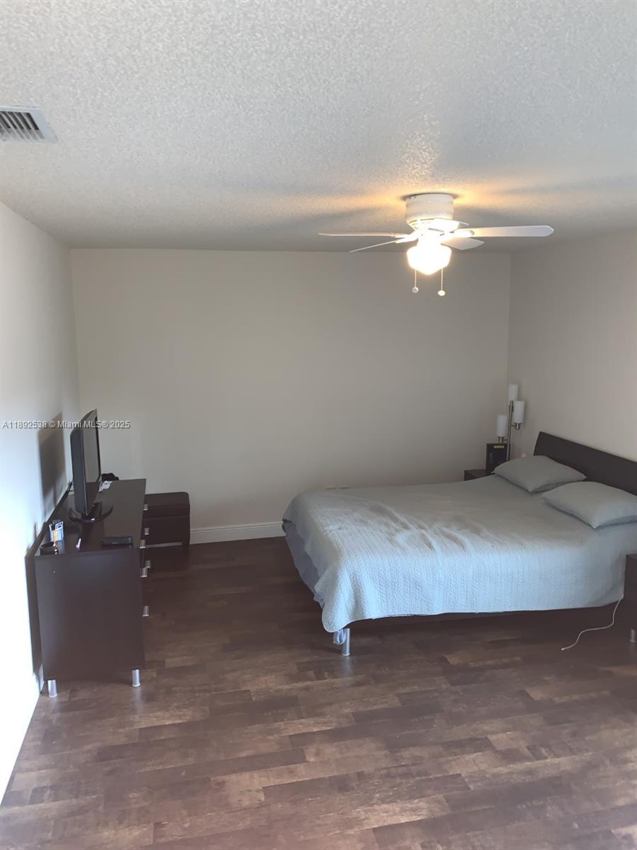 VALENCIA VILLAGE PH I - Residential Lease