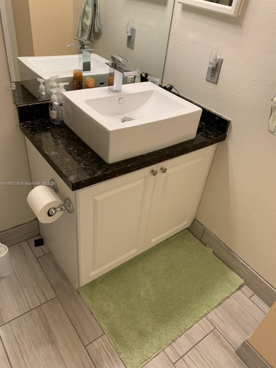 VALENCIA VILLAGE PH I - Residential Lease
