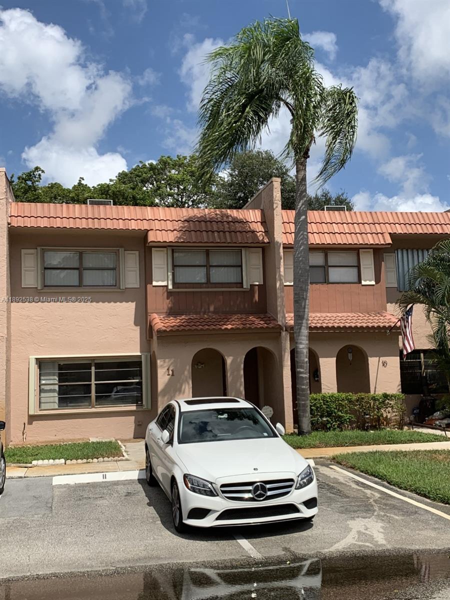 VALENCIA VILLAGE PH I - Residential Lease