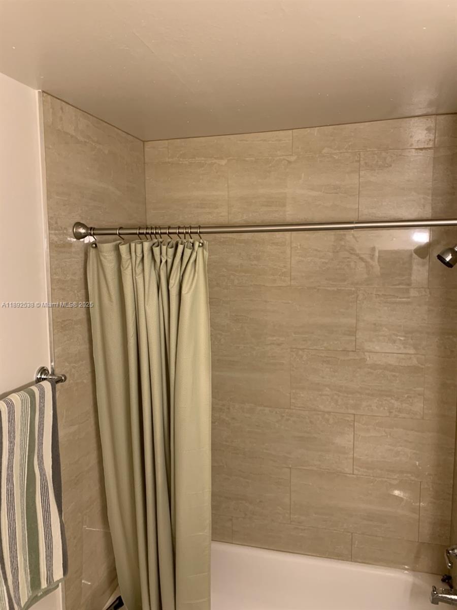 VALENCIA VILLAGE PH I - Residential Lease