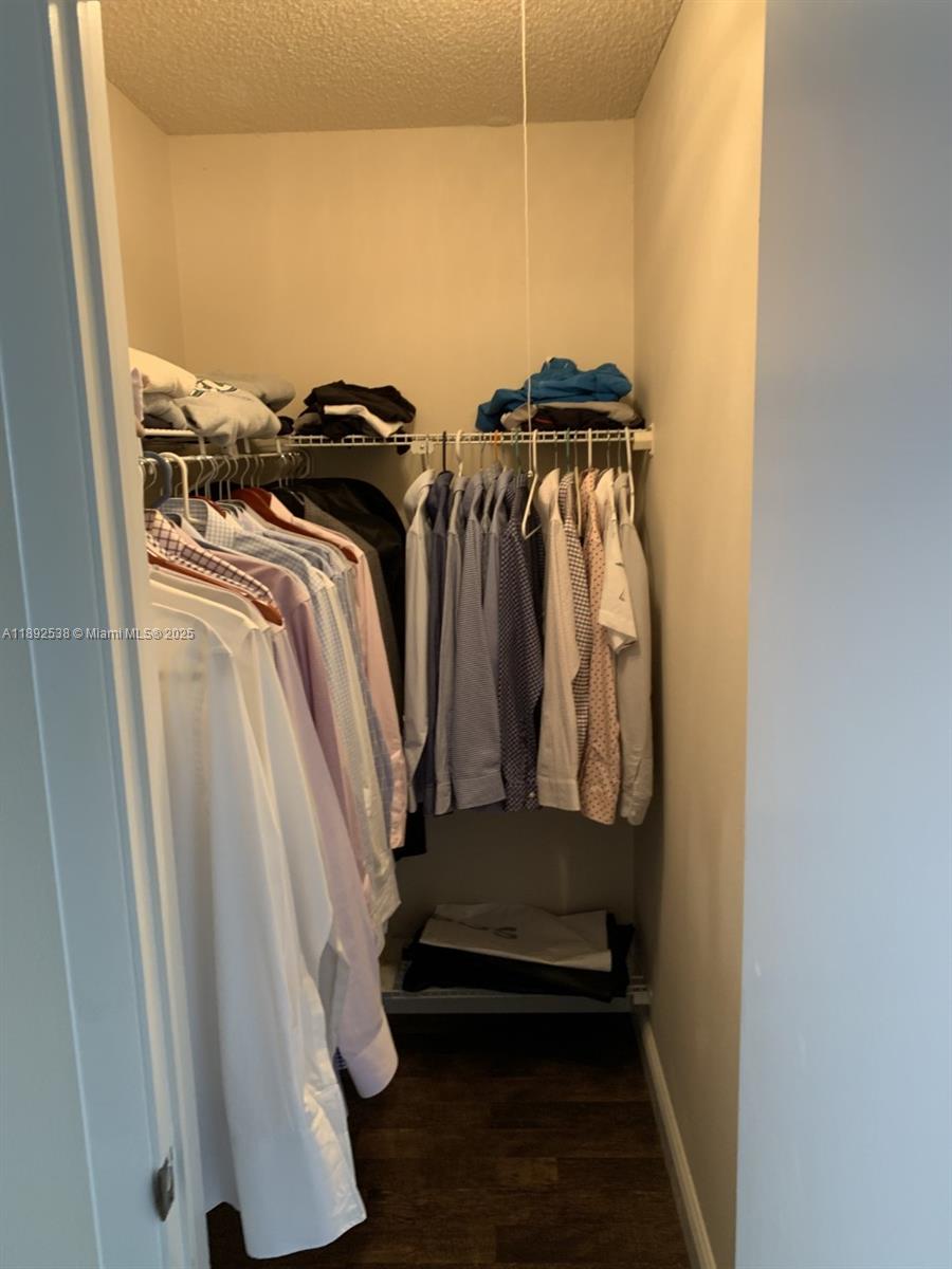 VALENCIA VILLAGE PH I - Residential Lease
