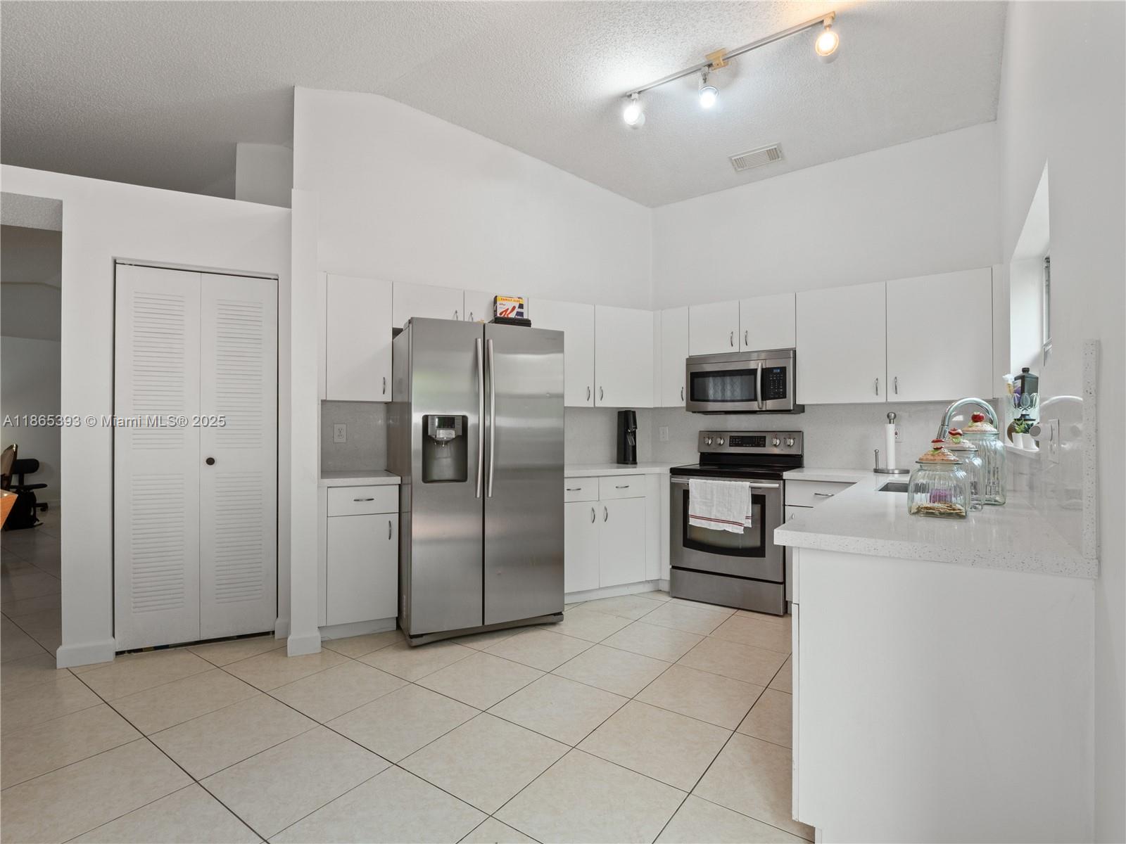 CHAPEL TRAIL II - Residential