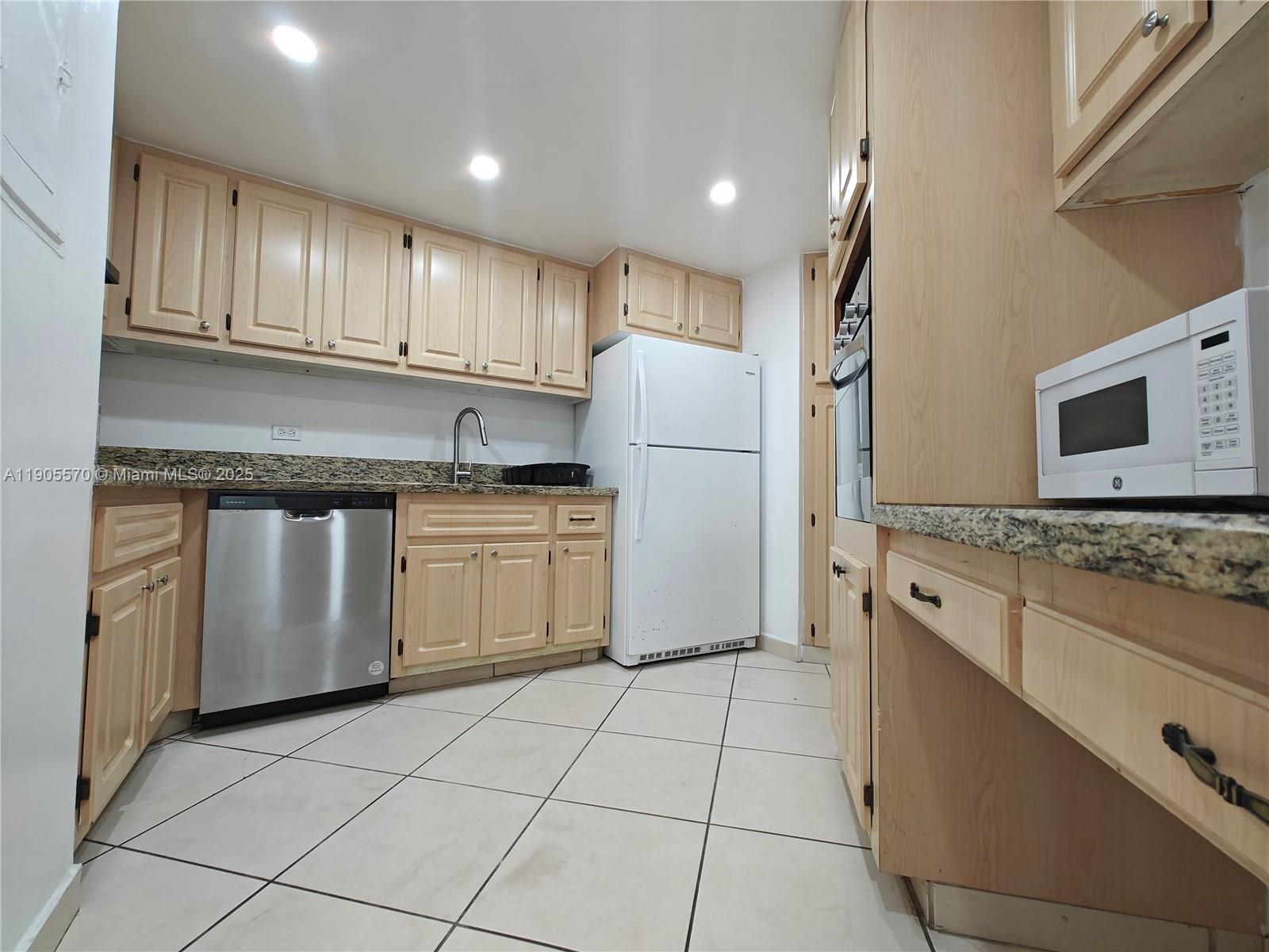 FOUR AMBASSADORS CONDO PH - Residential Lease